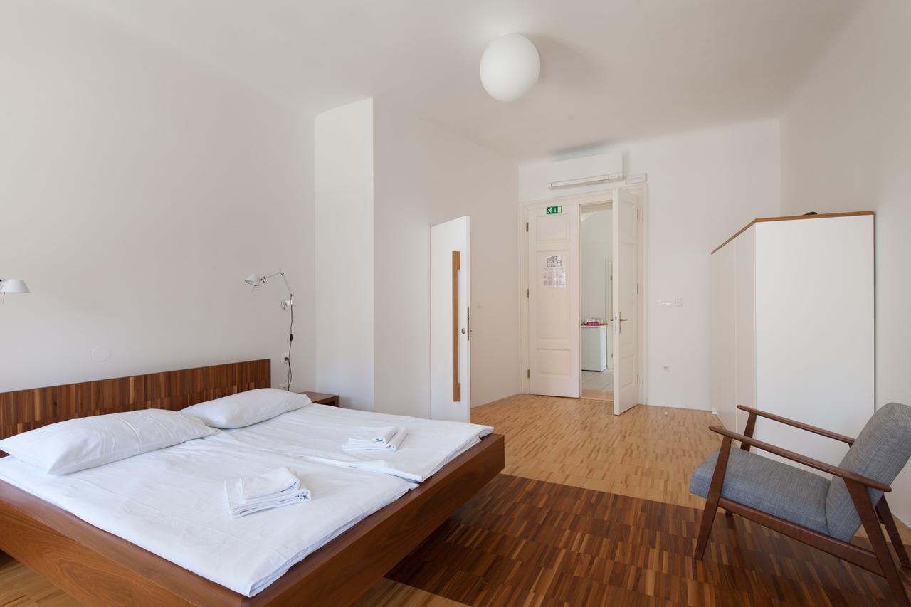 Julija&Robert'S Riverview Apartments And Rooms Ljubljana Exterior foto
