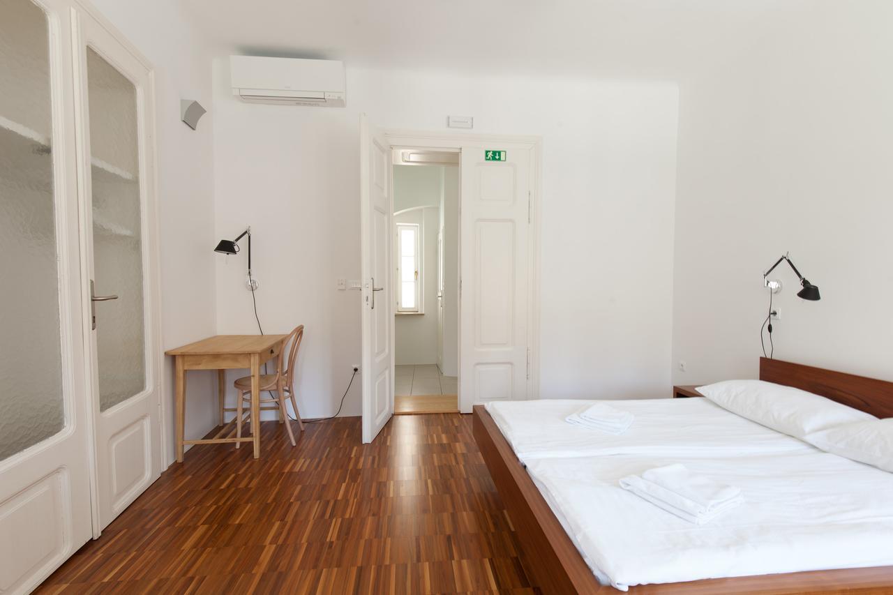 Julija&Robert'S Riverview Apartments And Rooms Ljubljana Exterior foto